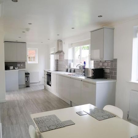 Cosy Four Bed Property With En-Suite Near To Nec Birmingham Airport And The City المظهر الخارجي الصورة