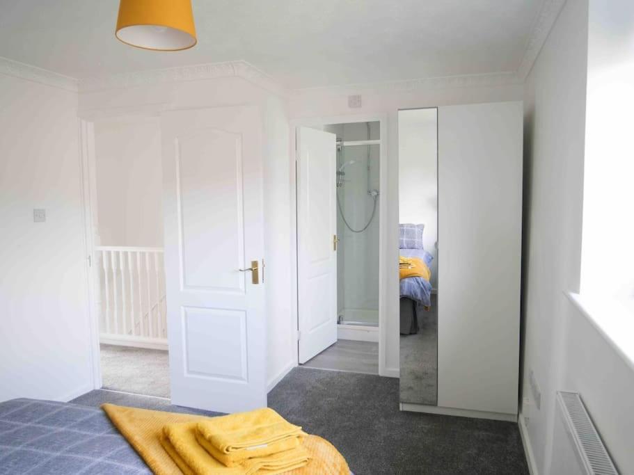Cosy Four Bed Property With En-Suite Near To Nec Birmingham Airport And The City المظهر الخارجي الصورة