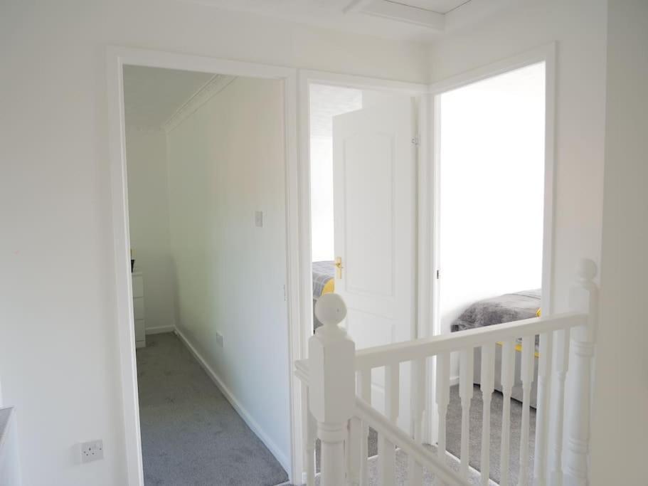 Cosy Four Bed Property With En-Suite Near To Nec Birmingham Airport And The City المظهر الخارجي الصورة