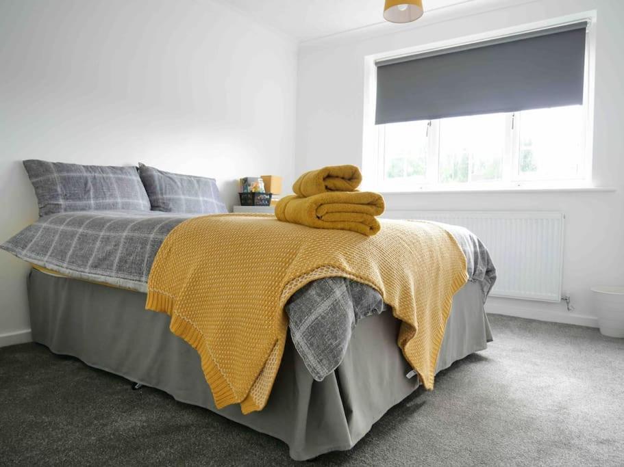 Cosy Four Bed Property With En-Suite Near To Nec Birmingham Airport And The City المظهر الخارجي الصورة