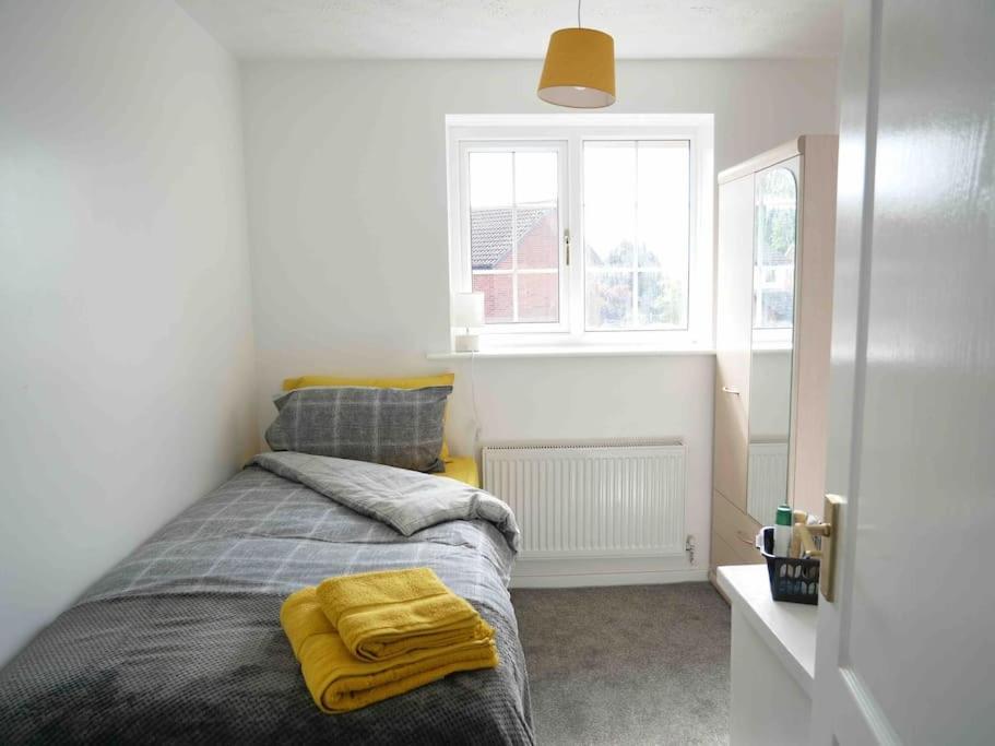 Cosy Four Bed Property With En-Suite Near To Nec Birmingham Airport And The City المظهر الخارجي الصورة